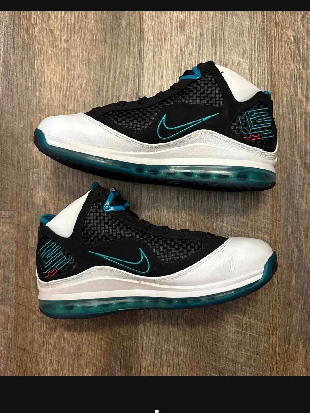 Nike Air Max LeBron 7 VII Retro QS Red Carpet 2019